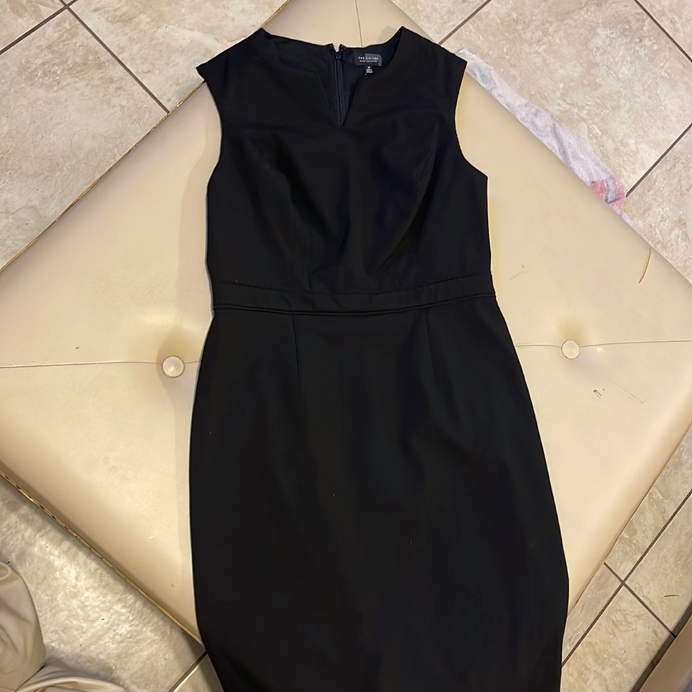 Black v neck pencil dress